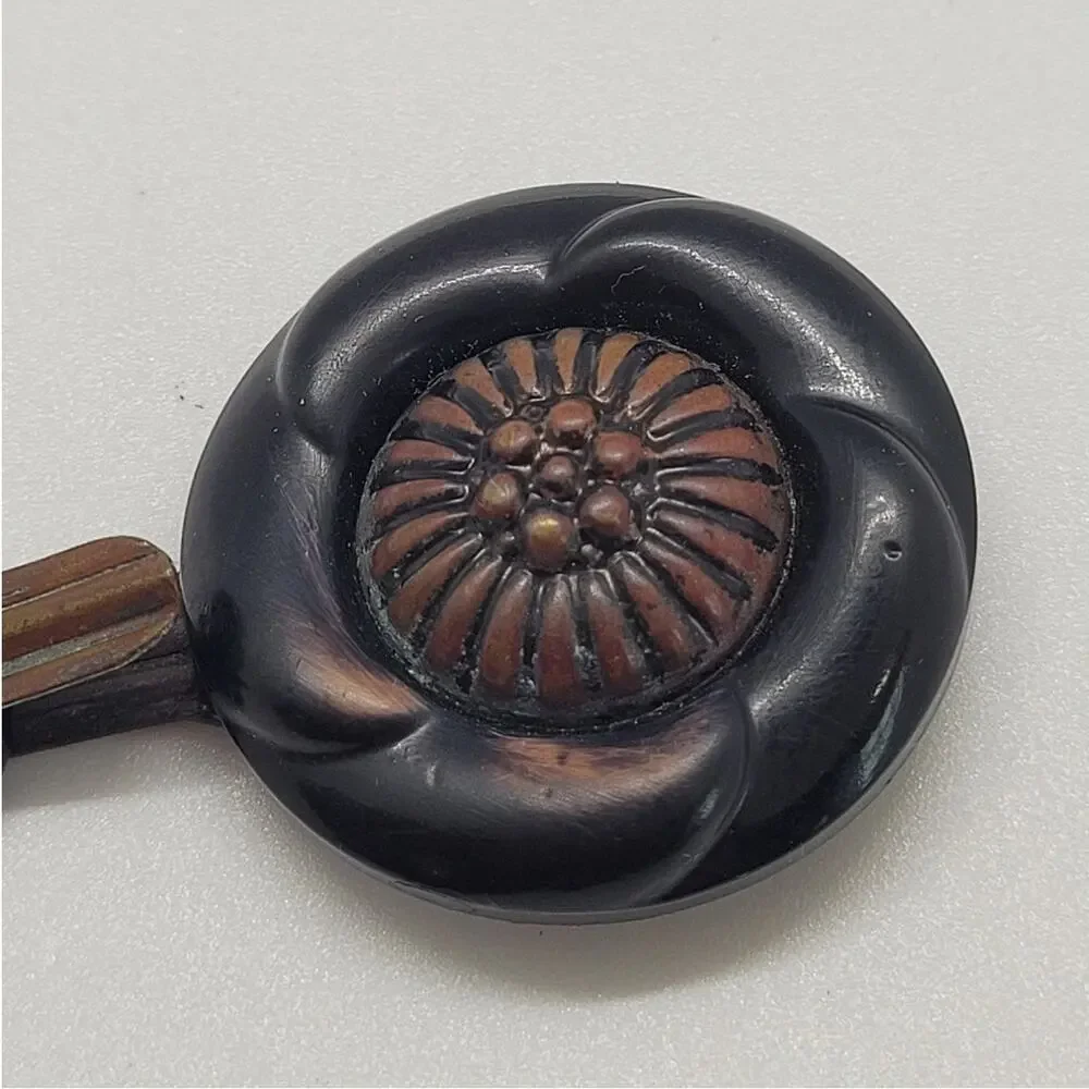 Vintage‎ Art Deco Cloak Clasp in Black & Gold – Classic Cape Accessory